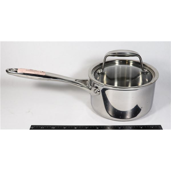 1.9L THE PAMPERED CHEF POT WITH LID