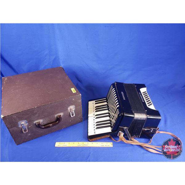 Hohner Student IV Accordian w/Case (Case Measures : 9 H x 15 W x 15 D) (SEE PICS!)