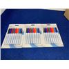 Image 1 : Staples Dry Erase Markers (3 x 8)