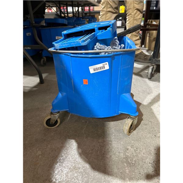 Marino commercial wet mop bucket with mop head