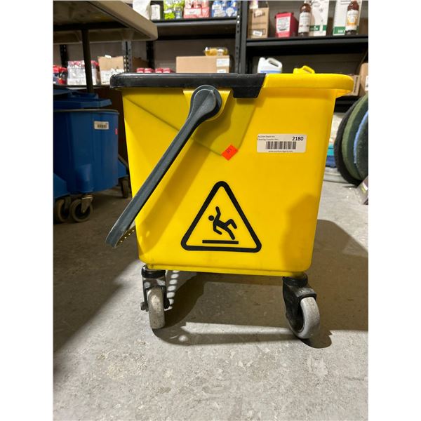 Rubbermaid commercial mop bucket with mop head