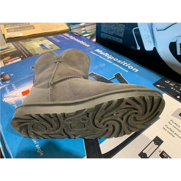 Kirkland Signature Women's Shearling Boot Grey Size 7