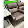 Image 3 : Power Recliner With USB Port