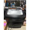 Image 1 : Staples paper shredder