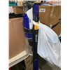 Image 2 : Shark Pet Pro Cordless Stick Vacuum