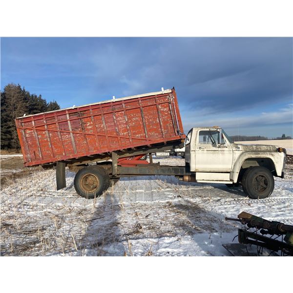 1976 Ford F600 single axle c/w wood box & Nordic hoist, 370 V8, 5 & 2 spd, showing 14,455 kms, SN. F