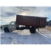 Image 4 : 1976 Ford F600 single axle c/w wood box & Nordic hoist, 370 V8, 5 & 2 spd, showing 14,455 kms, SN. F