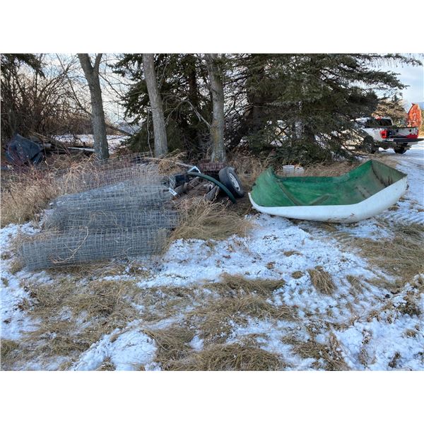 Various rolls of light fence mesh, misc. steel & fibreglass cover