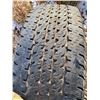 Image 3 : LT275/70 R18 Tire