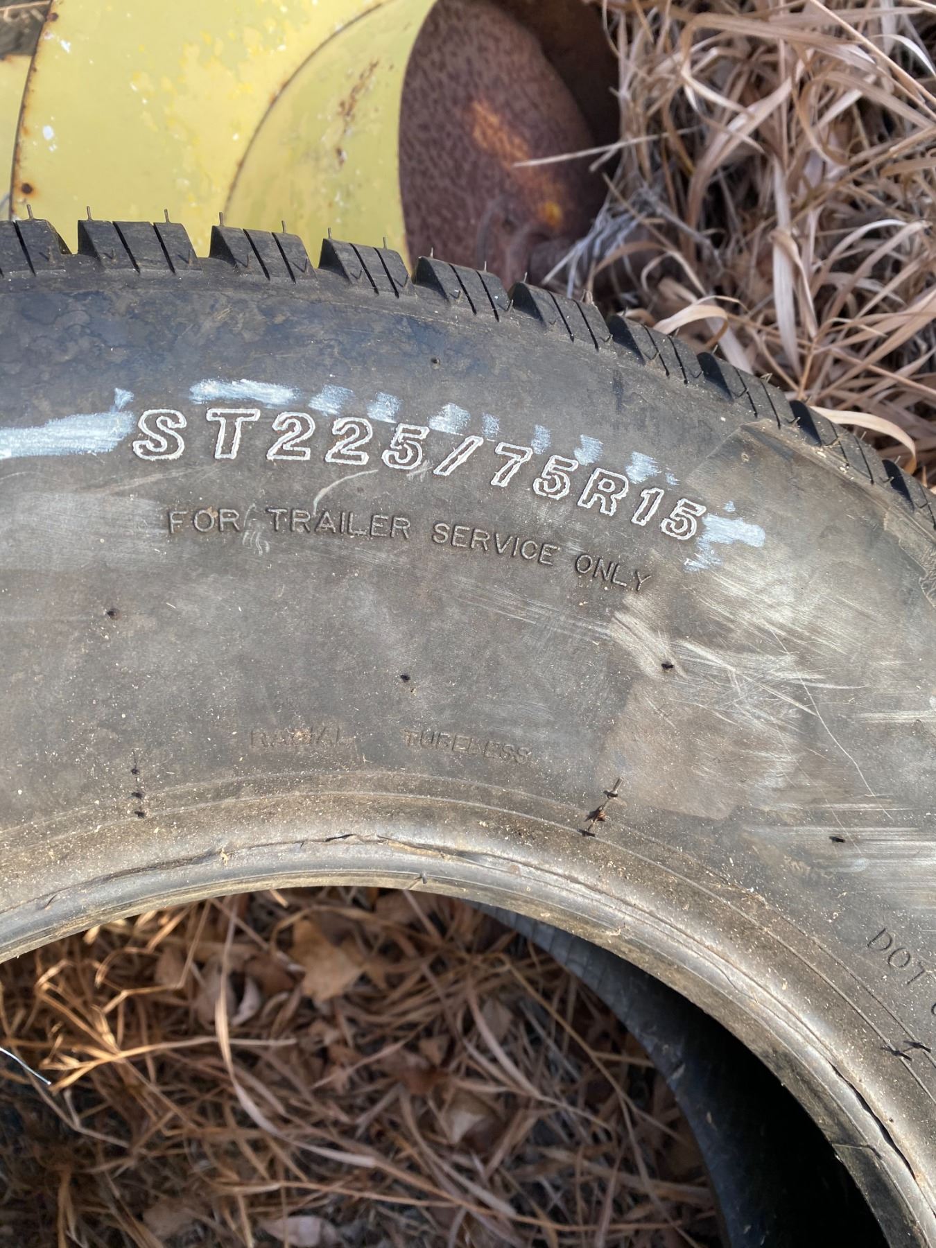 ST225/75 R 15 Tire