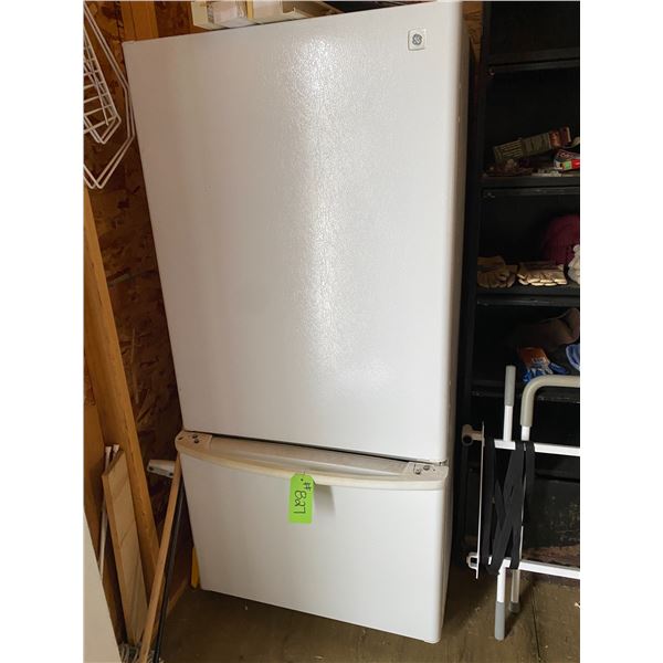GE upright fridge freezer