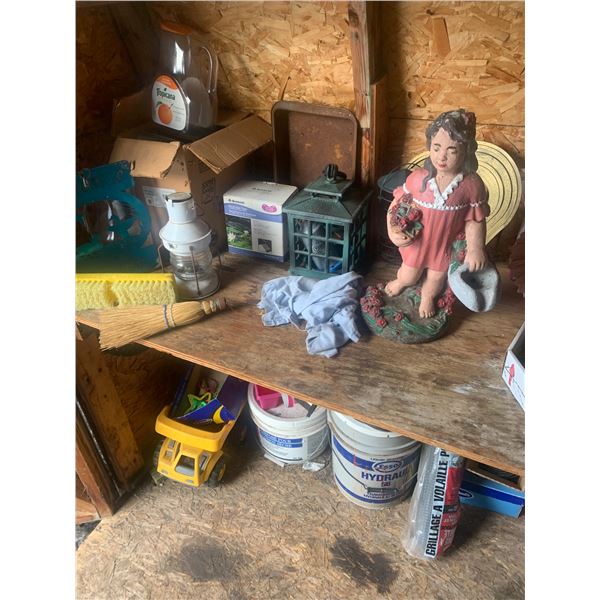 Complete contents of Garden shed