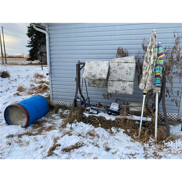 Swing & 2- Umbrellas, barrel