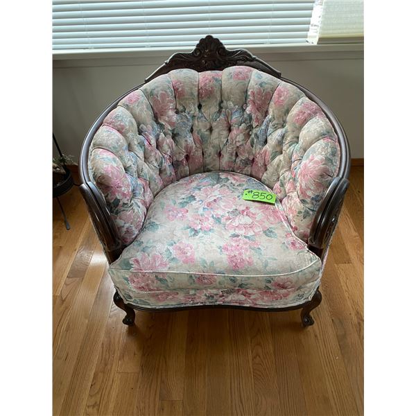 Round back lounge chair, appears in very good shape