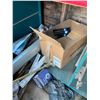 Image 5 : Balance in shed