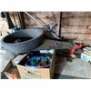 Image 8 : Balance in shed