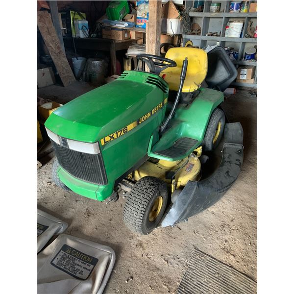 JD LX176 Riding mower c/w rear bagger