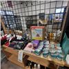 Image 1 : lot d`accessoire et culotte menstruel total 96 pc.