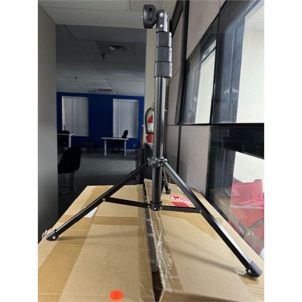 tripod with bag
