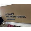 Image 4 : shower panel