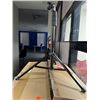 Image 1 : tripod with bag
