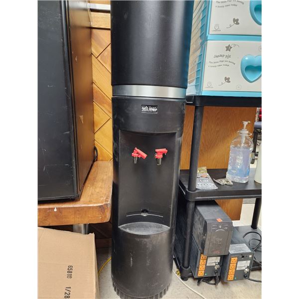 Distributeur à eau