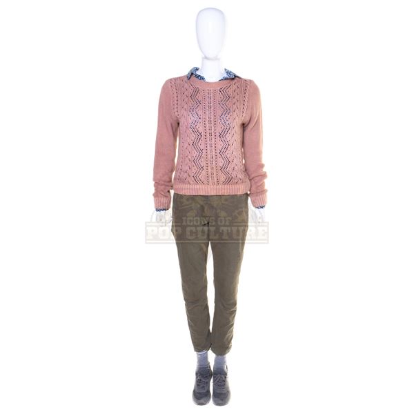 Escape Room (2019) – Zoey Davis’ (Taylor Russell) Outfit - 32-39