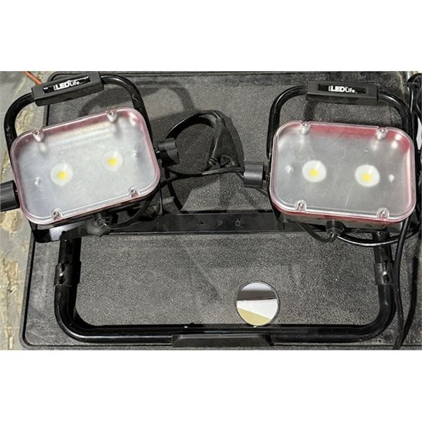 projecteur lampe de travaille portatif a 2 lampe sur stan