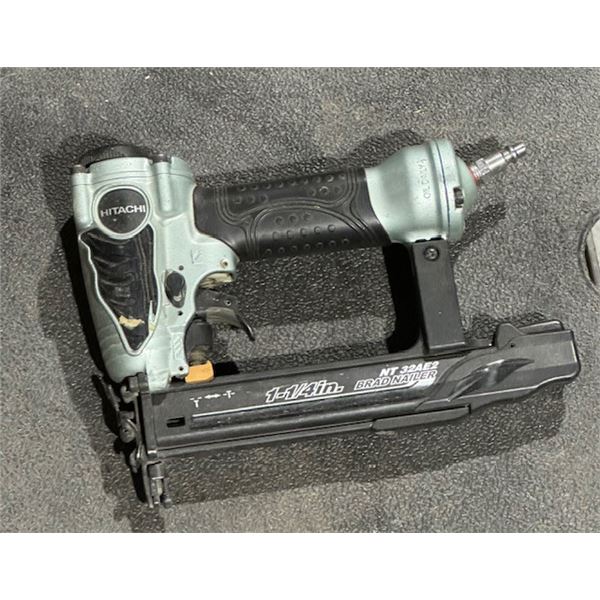 hitachi cloueuse a air 1-1/4 nt32ae2
