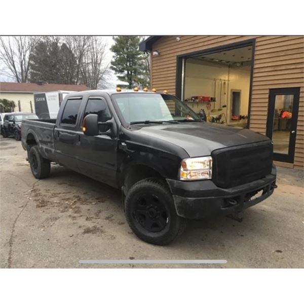 Camion Pick-up  Marque : FORD Modèle : F350 LARIAT NIV : 1FDWF36PX6ED17998 Année : 2006 Odomètre : 2