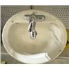 Image 1 : lavabo de salle de bain