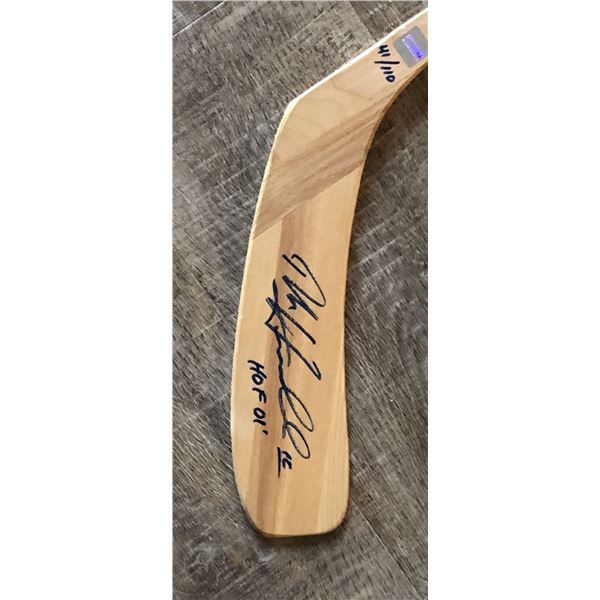 Dale Hawerchuk signed stick