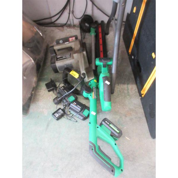 5 Assorted Garden Tools & Accessories