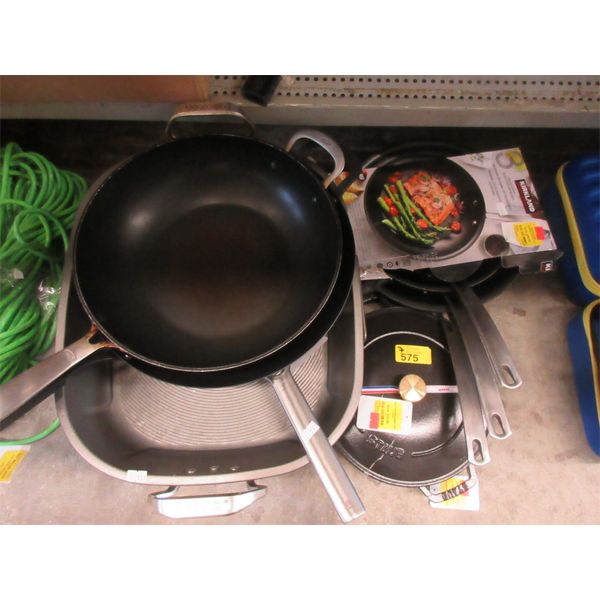 7 Piece Lot of Pots and Pans - Customer Returns
