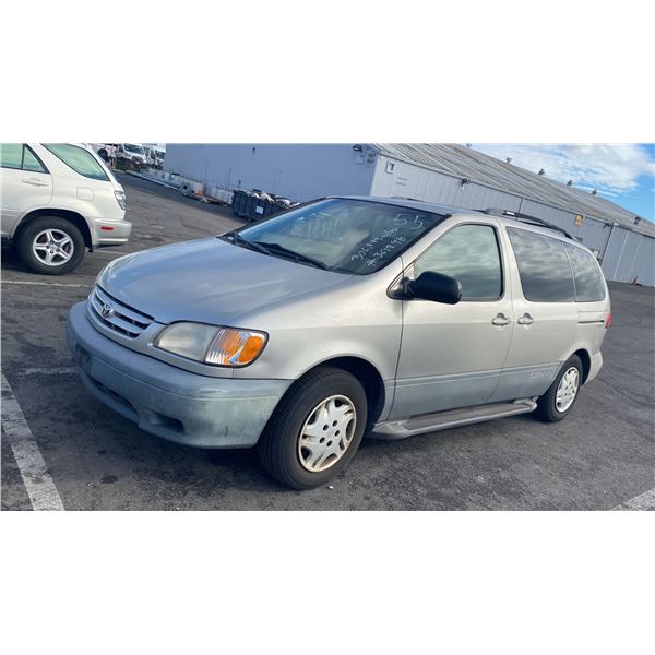 2001 Toyota Sienna