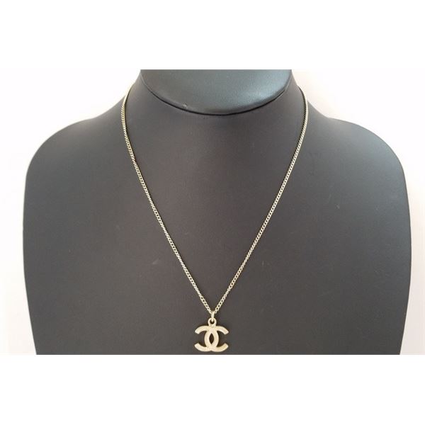 Chanel Vintage Gold-tone Metal Large Size CC Logo Chain Necklace