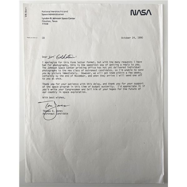 Astronaut Thomas D. Jones signed Nasa letter