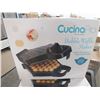 Image 1 : Cucina Pro Black Bubble Waffle Maker