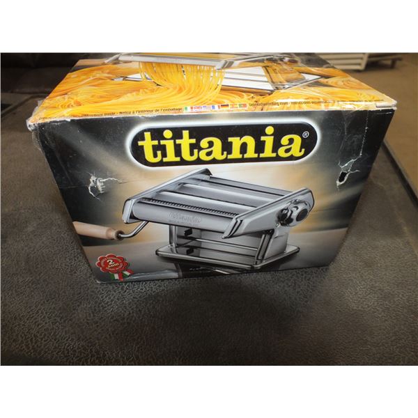 Titania Pasta Maker