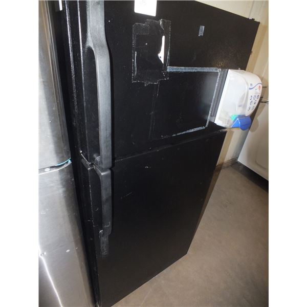 GE Refrigerator