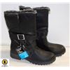 Image 1 : LADIES WINTER BOOTS SIZE 8