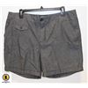Image 1 : NICOLE MILLER COTTON DRESS SHORTS- SIZE 12