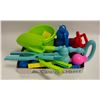 Image 1 : NEW UNPACKED ASSORTMENT OF KIDS SNOWBALL TOOLS
