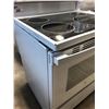 Image 2 : WHITE GE CERAMIC COOK TOP STOVE MODEL JCB630DK7WW 26" X 29" X 43.5" COSMETIC DAMAGE