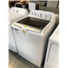Image 2 : WHITE GE ADORA TOP LOADING WASHER MODEL  GTWA5DMN1WS 25" X 25.5" X 44" MINOR COSMETIC DAMAGE