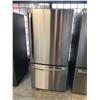 Image 2 : STAINLESS STEEL GE FRIDGE/FREEZER COMBO MODEL GDE25EYKHRES 33" X 33" X 69", FREEZER DOOR DENTED
