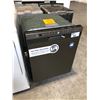 Image 2 : SMOKE GREY GE DISHWASHER MODEL GBF655SMPES 24" X 24" X 33"
