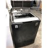 Image 2 : GE APPLIANCES GREY TOP LOAD WASHER, MODEL: GTW680EMR2DG, 26" X 27.5" X 44", SOME COSMETIC DAMAGE