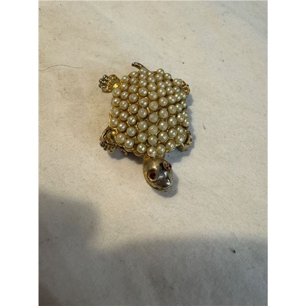 Vintage turtle brooch