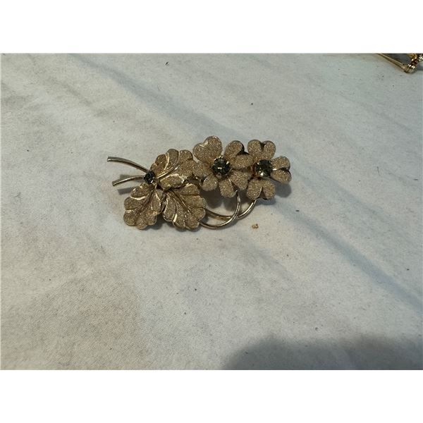 Vintage Floral Gold Tone Rhinestone Brooch